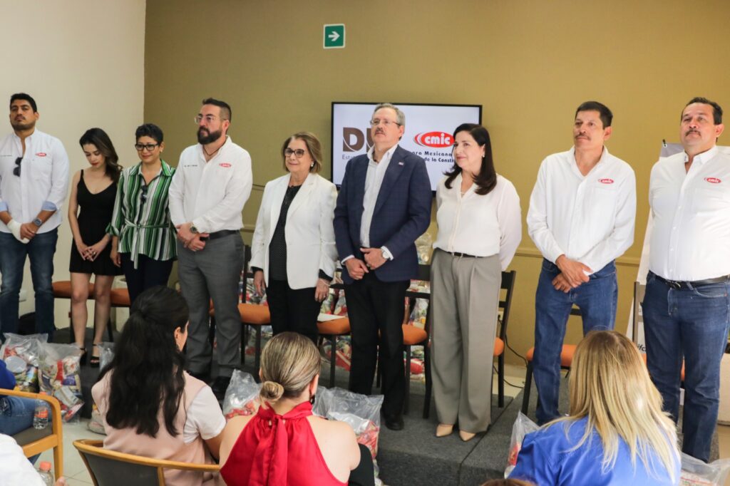 Recibe Dif Estatal Donativo De Paquetes Alimenticios De La Cmic Las