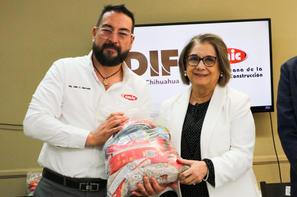 Recibe DIF Estatal Donativo De Paquetes Alimenticios De La CMIC Las