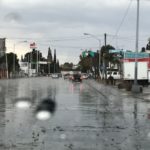 Sorprende lluvia a los capitalinos