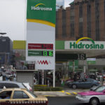 CIUDAD DE MÉXICO, 07JUNIO2016.- La imagen de la gasolinera, ubicada en el cruce de avenida Insurgentes y Paseo de la Reforma ha cambiado de imagen adoptando el nuevo nombre de “Hidrosina”, primer proyecto a nivel nacional que ya no queda sujeto al uso del nombre de la paraestatal Petróleos Mexicanos al igual que ofrecer diferentes servicios a los consumidores.
FOTO: GALO CAÑAS /CUARTOSCURO.COM