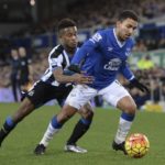 Newcastle United's Jamaican midfielder Rolando Aarons (L) vies with Everton's English midfielder Aaron Lennon (R) during the English Premier League football match between Everton and Newcastle United at Goodison Park in Liverpool, north west England on February 3, 2016. / AFP PHOTO / OLI SCARFF / RESTRICTED TO EDITORIAL USE. No use with unauthorized audio, video, data, fixture lists, club/league logos or 'live' services. Online in-match use limited to 75 images, no video emulation. No use in betting, games or single club/league/player publications.  /