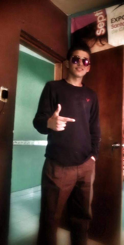 La imagen puede contener: una persona