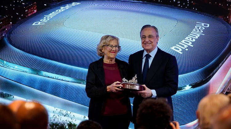 De acuerdo con el reportaje, Pérez (derecha) usó al Real Madrid para promocionar sus otros negocios en México (Foto: Juan Medina/ Reuters)