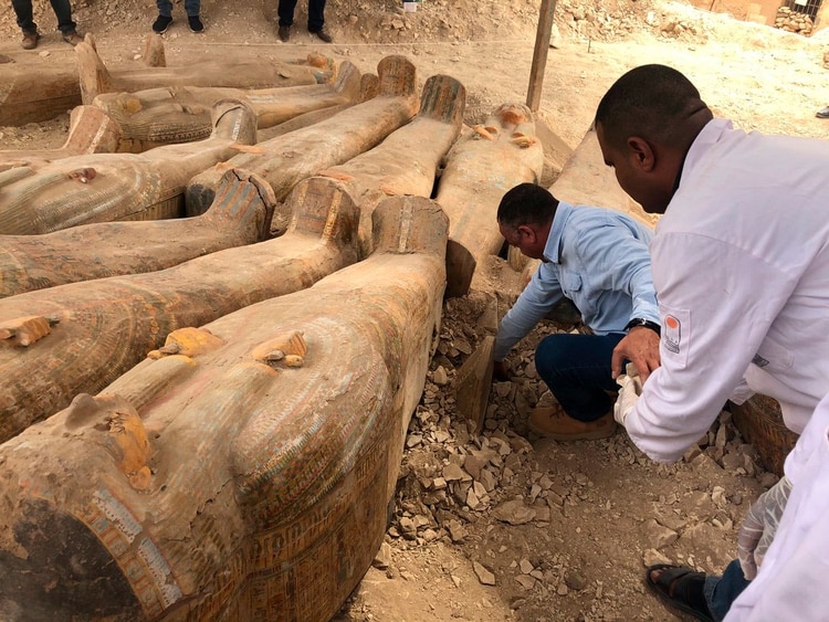 Los féretros fueron hallados en Luxor, una de las áreas más importantes del Antiguo Egipto (@AntiquitiesOf)