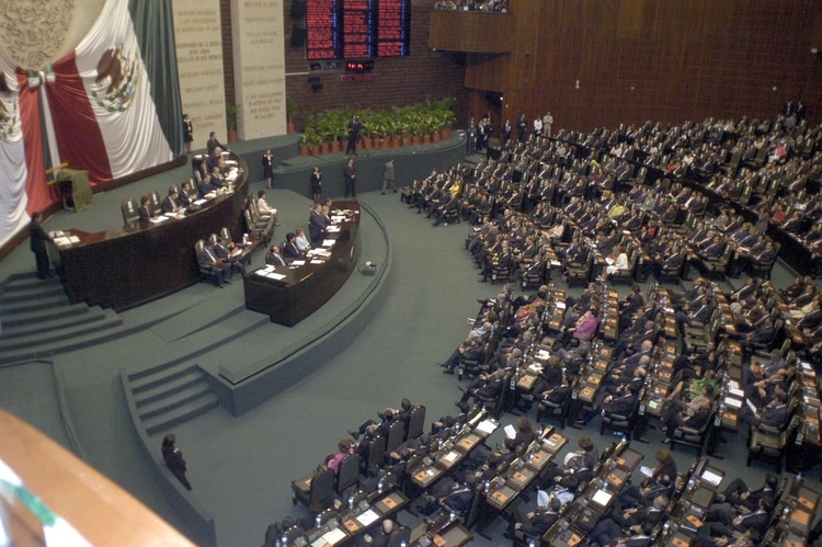 la Cámara de Diputados aprobó la reforma a la Constitución por la que se prohíbe la condonación de impuestos a grandes empresas (Foto: Claroscuro)