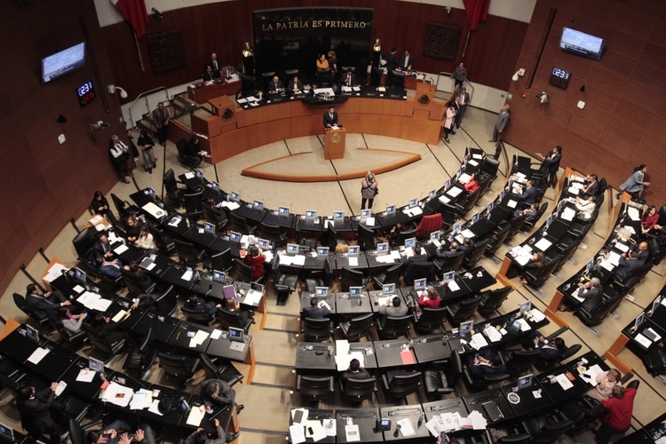 Fueron 111 senadores los que aprobaron la dimisión de Medina Mora (Foto: Cuartoscuro)