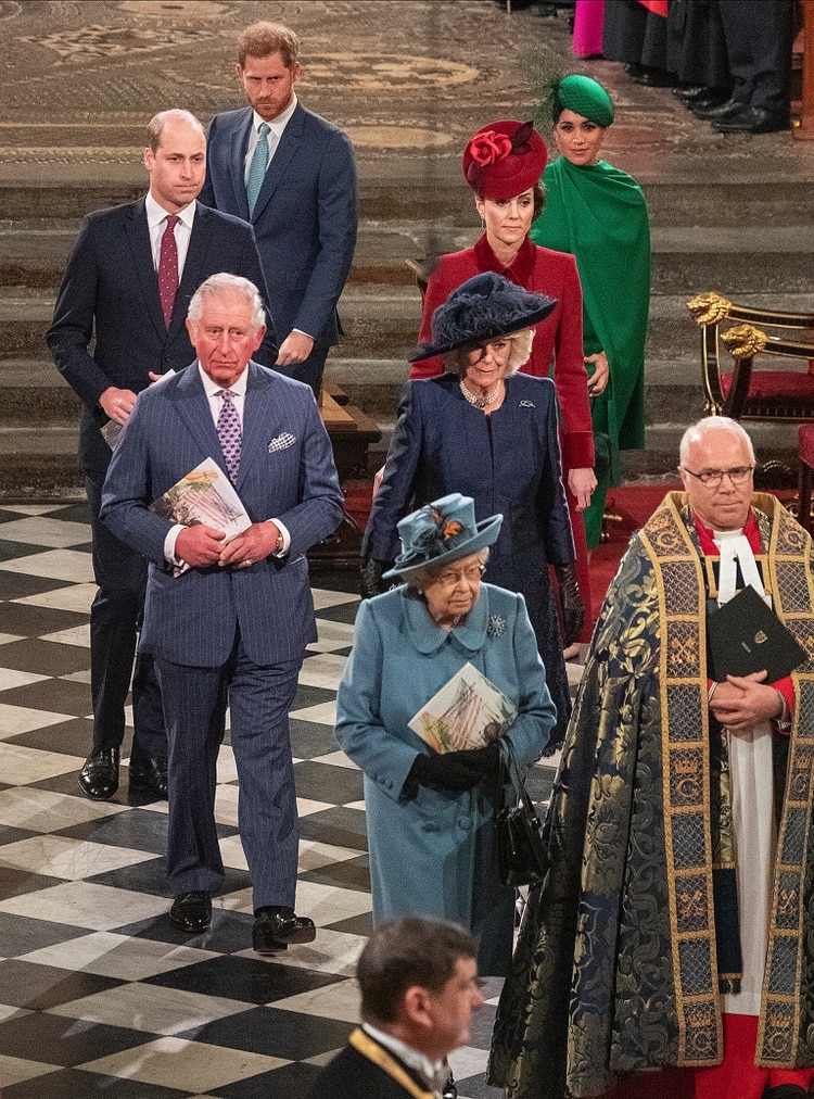 La reina Isabel II con toda familia real durante un servicio en la Abadía de Westminster a principios de marzo ( REUTERS)