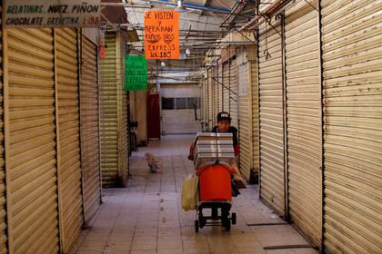 El INEGI reportó que la economía se contrajo 2.4 % a ritmo anual y 1.6% en el primer trimestre. Los datos más bajos desde 2009 y 2008 (Foto: REUTERS/Gustavo Graf)