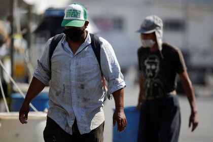 El presidente López-Obrador agradeció a los mexicanos que trabajan en Estados Unidos por el envío de remesas, lo cual, aseguró, "está salvando al país de la crisis económica" (Foto: Reuters)