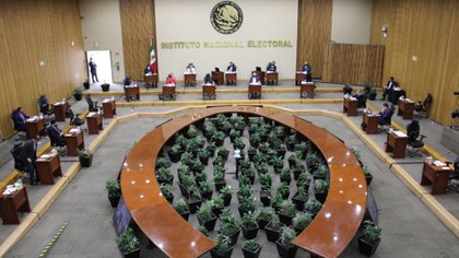 Esta acción del INE viene después de que la UIF no encontrara algo "significativo": (Foto: Cuartoscuro)