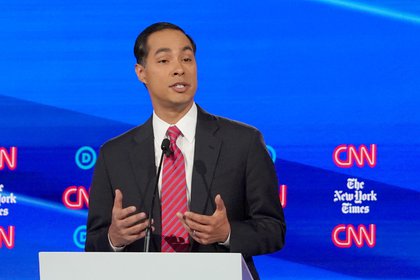 Julian Castro y un grupo de congresistas latinos Demócratas han criticado al gobierno mexicano por no haber felicitado a Biden por su triunfo (Foto: Shannon Stapleton/ Reuters)