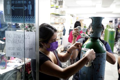 Profeco detecto sobreprecios en la venta de tanques de Oxígeno (Foto: Reuters / Gustavo Graf)