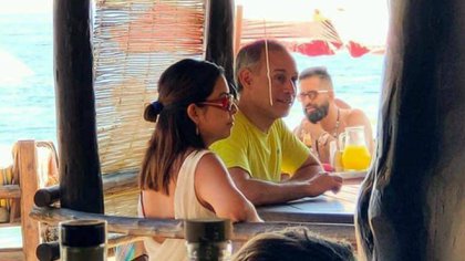 Las fotos de López-Gatell de vacaciones causaron ira entre la ciudadanía (Foto: Twitter / @sinreservas620)