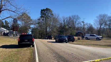 La policía acordonó la zona y evacuó a todos los que estaban en el templo