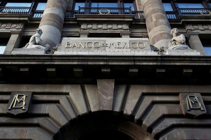 Imagen de archivo. Logotipo del banco central de México (Banco de México) captado en su edificio en el centro de Ciudad de México, México. 28 de febrero de 2019.  REUTERS / Daniel Becerril / Foto de archivo