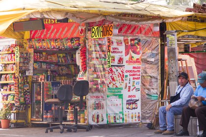 Las personas con hipertensión y problemas cardiovasculares deben reducir el consumo de productos con sodio y grasas (Foto: Victoria Valtierra / Cuartoscuro)