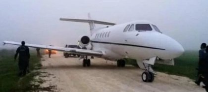 En Bacalar, Quintana Roo, una avioneta fue abandonada en una pista clandestina (Foto: Especial)