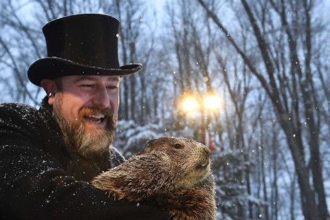 Día de la Marmota 2021: Marmota 'Phil' predice que el invierno será largo