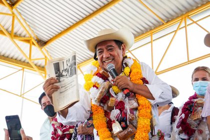 Félix Salgado Macedonio dijo que apelará lo estipulado por el INE rumbo a la gubernatura (Foto: Facebook / Félix Salgado Macedonio)