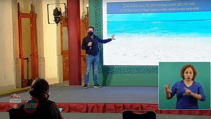 Ricardo Cortés Alcalá recordó que hace un año inició la campaña con el personaje Susana Distancia (Foto: captura de pantalla / SSa)