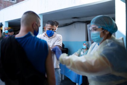 Uruguay vacunó a casi un 10% de la población (REUTERS/Ana Ferreira Cirigliano)