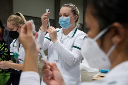 Actualmente EEUU permite viajar libremente por su territorio a quienes ya se hayan vacunado (Foto: EFE/Michael Reynolds).
