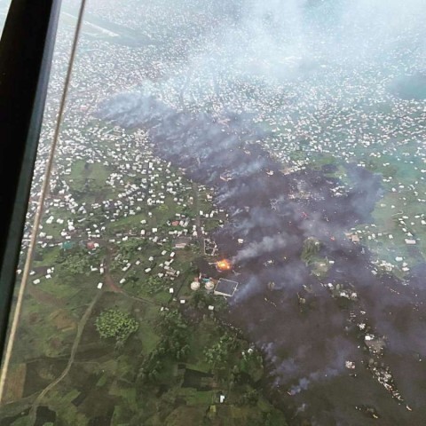 Van 20 muertos por erupción volcánica en el Congo; temblores no cesan