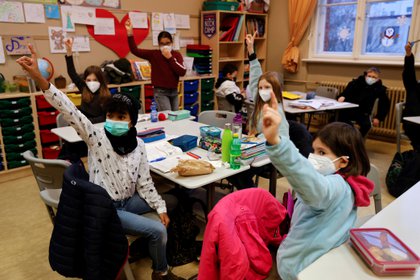 Si bien es similar a los adultos en algunos aspectos, la biología de los niños y, en particular, el sistema inmunológico pueden diferir significativamente de los de los adultos REUTERS/Fabrizio Bensch