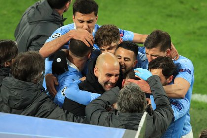 Guardiola volver a levantar la Orejona, un trofeo que se le hace esquivo desde hace 10 años (Reuters)