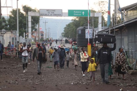 Van 20 muertos por erupción volcánica en el Congo; temblores no cesan