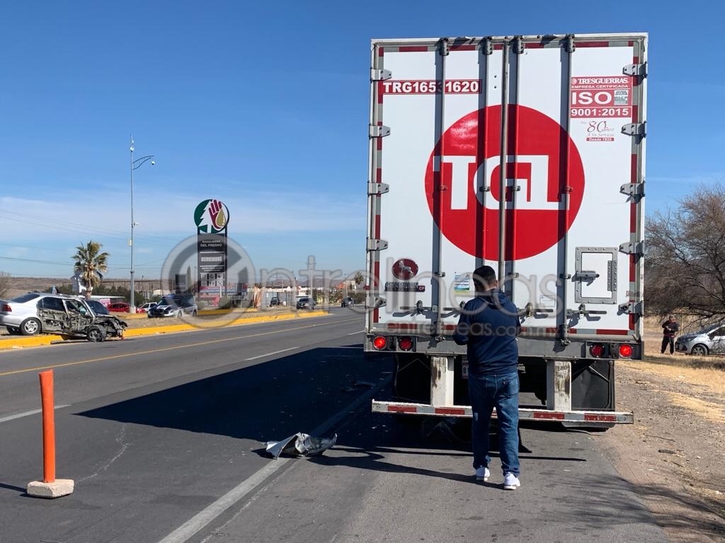 Choca Contra Trailer En Carretera A Cuauhtémoc Hay 2 Lesionados Las Noticias De Ciudad Juárez 5479