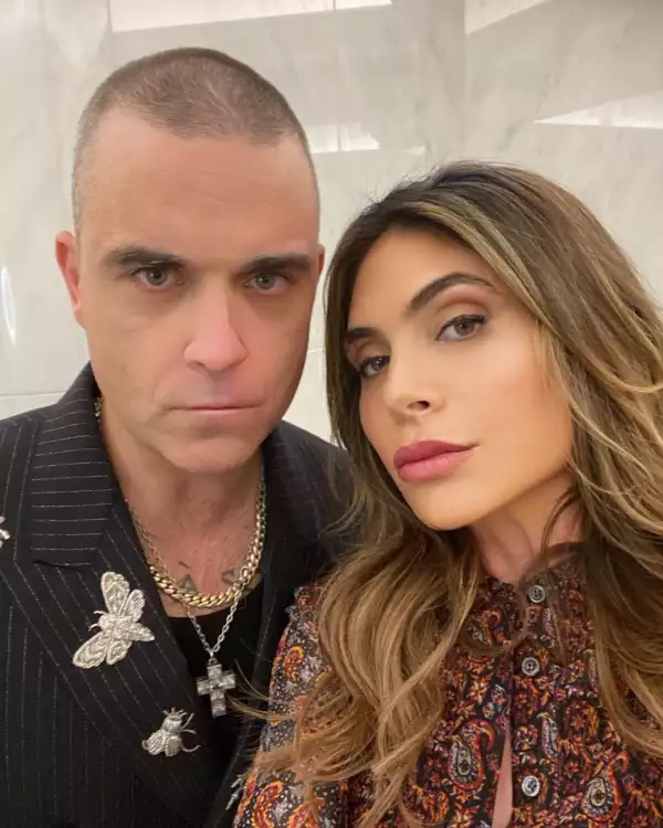 Robbie Williams y Ayda Field