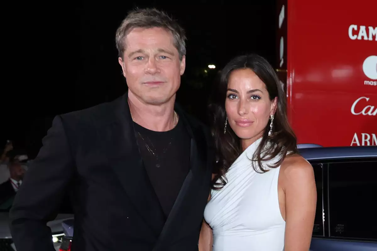 Brad Pitt y su novia, Inés de Ramón, en el Festival de Cine de Venecia