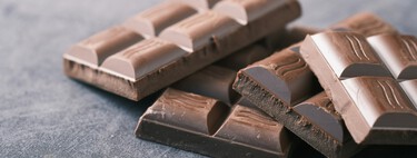 Ya sabemos cuál es el mejor chocolate de España, según la OCU. Ahora toca saber cuándo es mejor comerlo, según la ciencia 