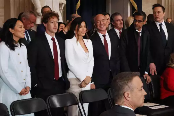 Priscilla Chan, el fundador de Meta, Mark Zuckerberg, Lauren Sanchez, el fundador de Amazon, Jeff Bezos, el director ejecutivo de Google, Sundar Pichai, y el director ejecutivo de Tesla, Elon Musk