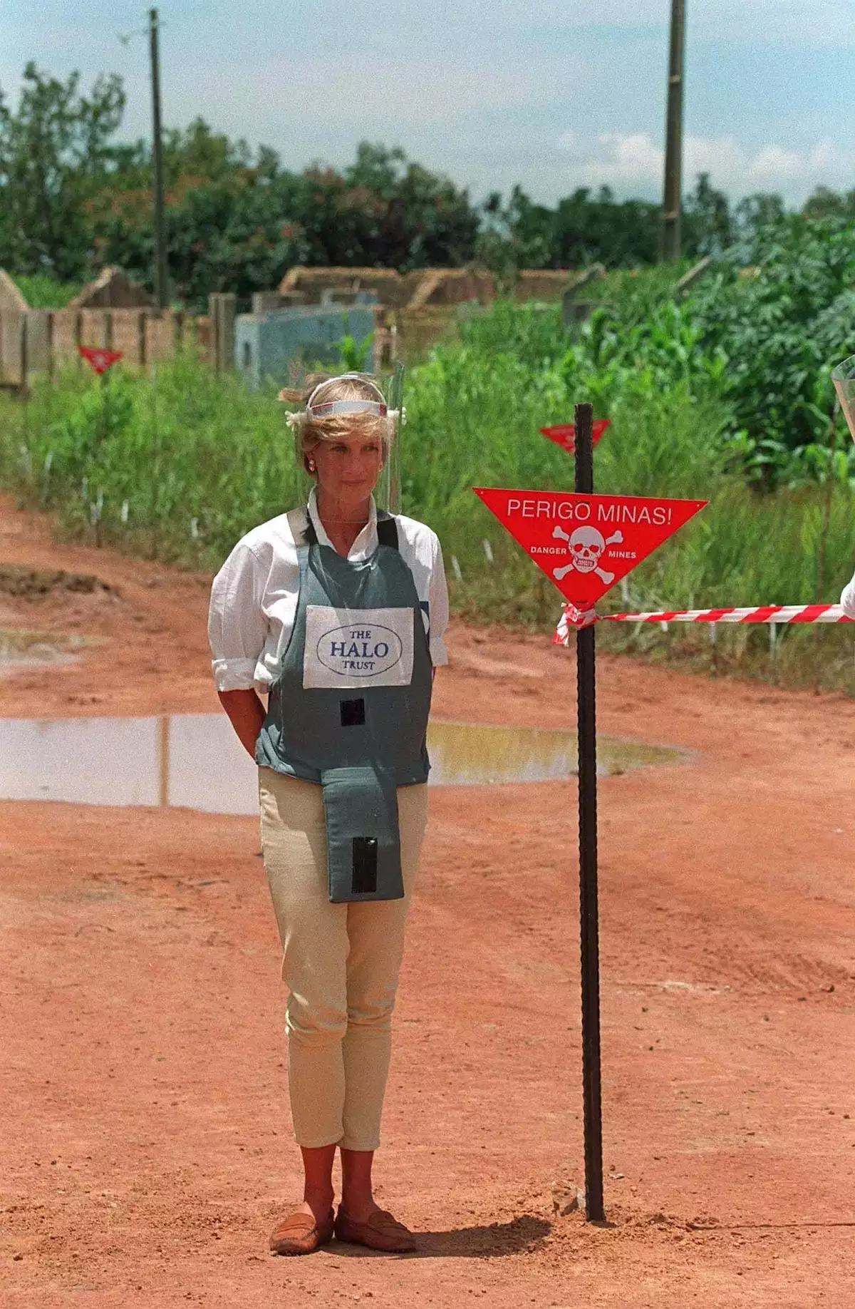 PRINCESS DIANA IN ANGOLA, AFRICA - 1997