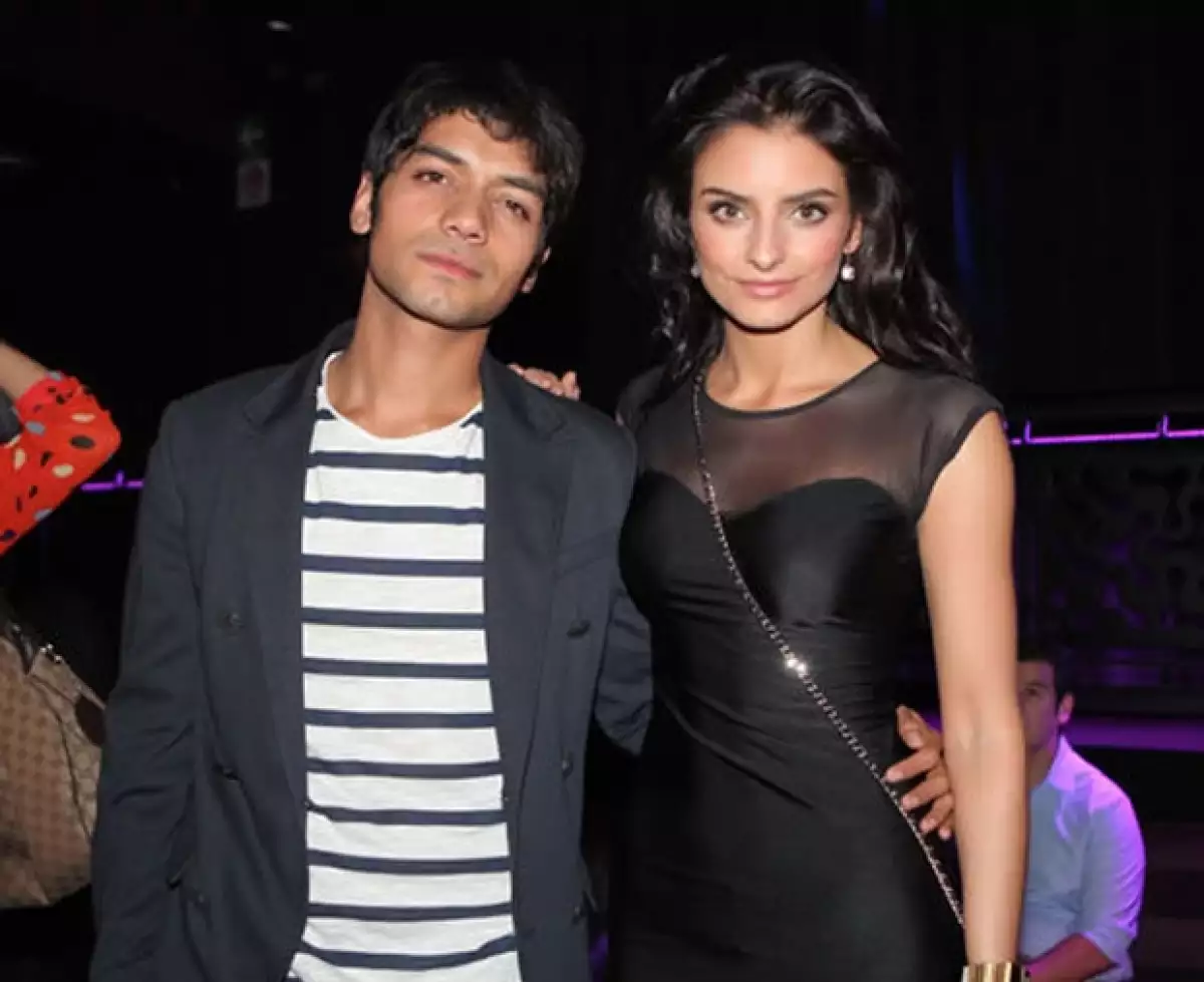 Aislinn Derbez y Christian Vázquez, jóvenes talento.