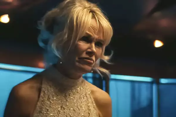 Pamela Anderson en la película The Last Showgirl dirigida por Gia Coppola