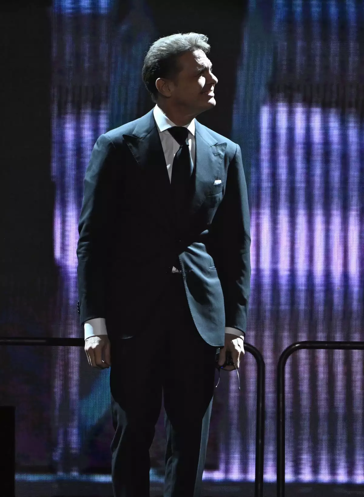 Luis Miguel reaparece más guapo que nunca en una campaña de tequila (VIDEO)
