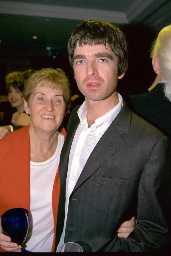 NOEL GALLAGHER AND MOTHER , PEGGY AT THE IRISH POST AWARDS
