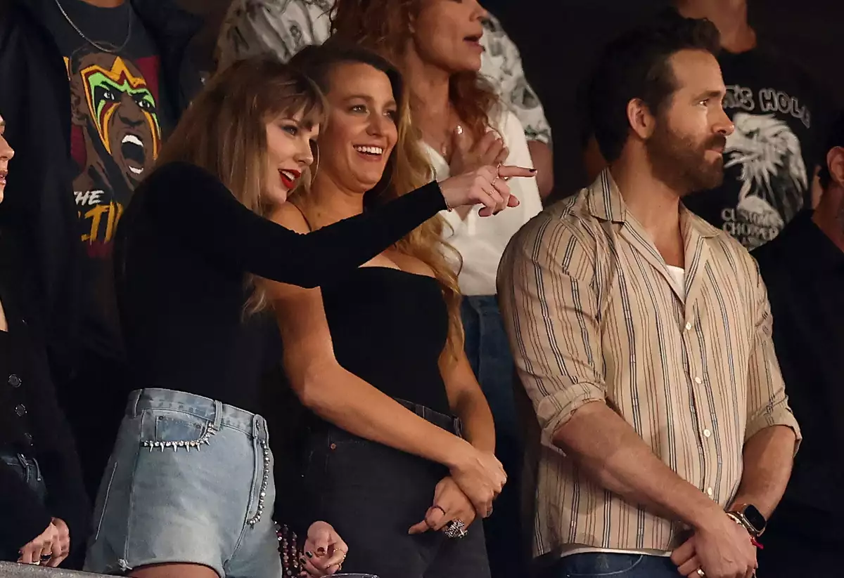 Taylor Swift y Blake Lively junto a Ryan Reynolds