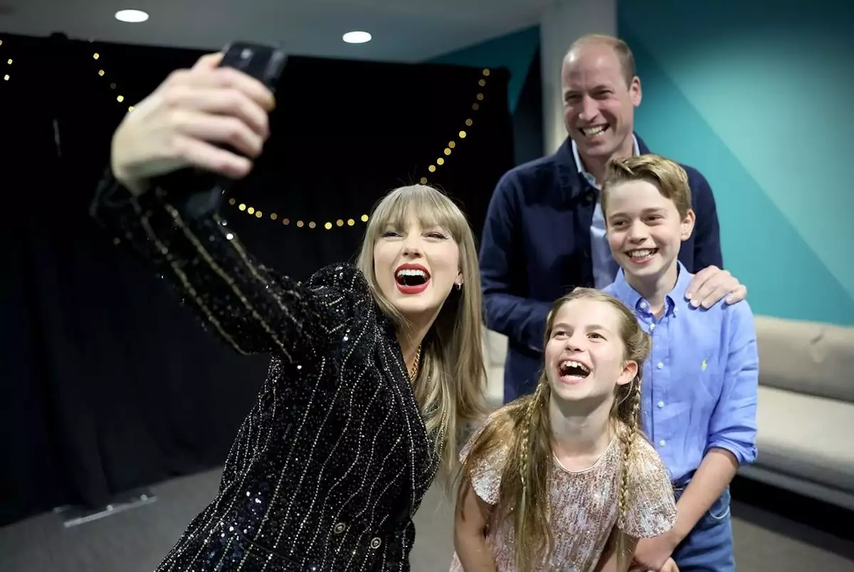El príncipe William y sus hijos George y Charlotte con Taylor Swift