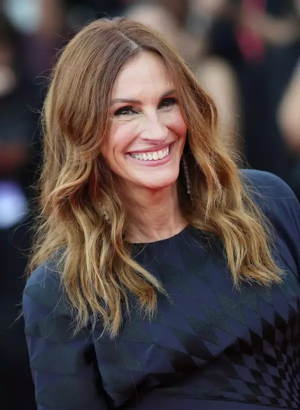 Alfombra roja de la película Afther the Hunt de Luca Guadagnino protagonizada por Julia Roberts, Andrew Garfield y Ayo Edebiri