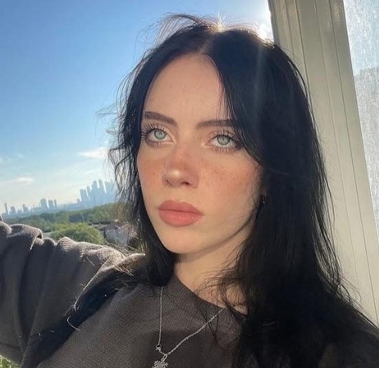 Irina Minkina, influencer idéntica a Billie Eilish