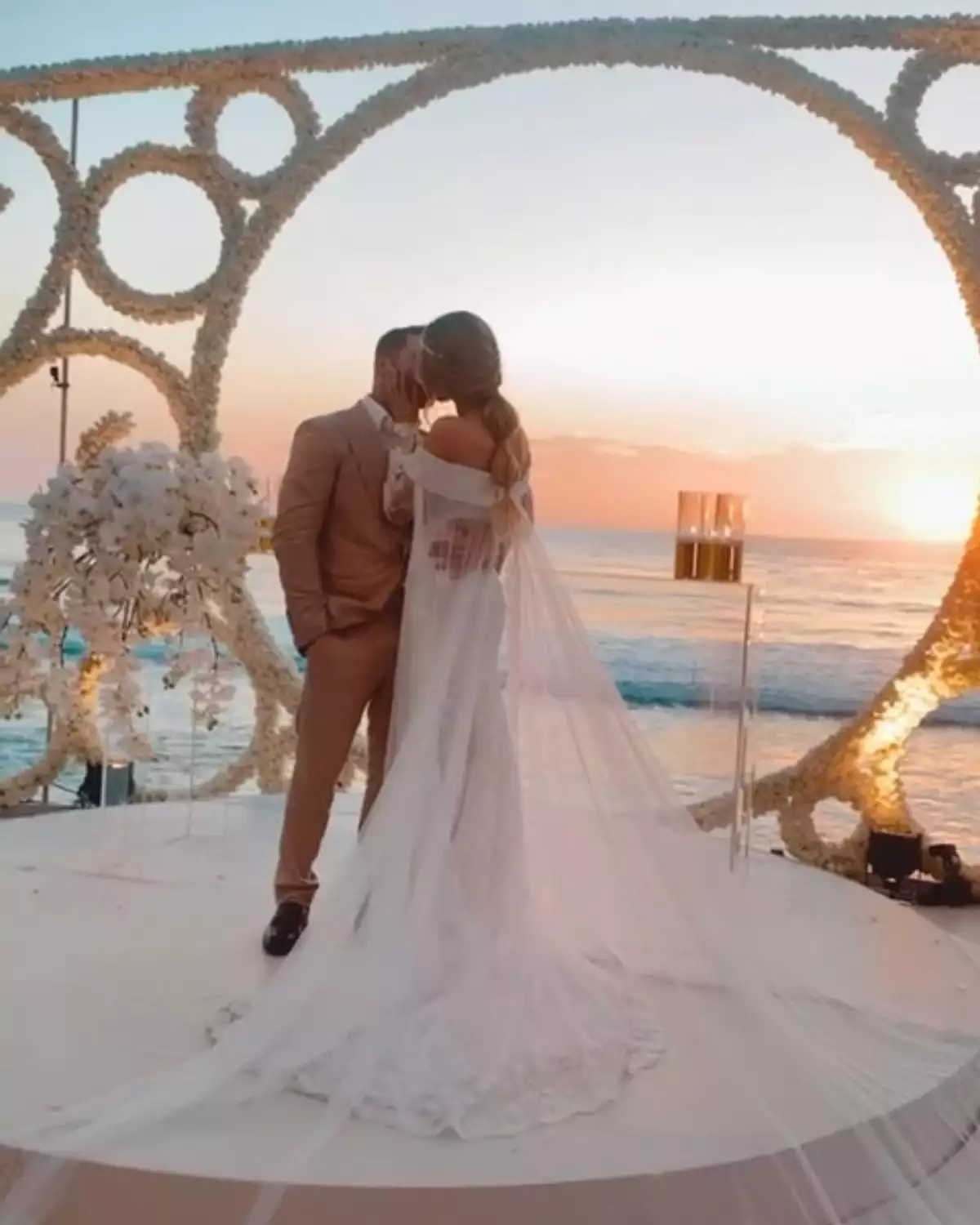 Canelo-Boda.jpg