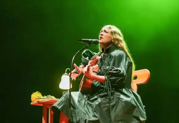 Natalia-Lafourcade