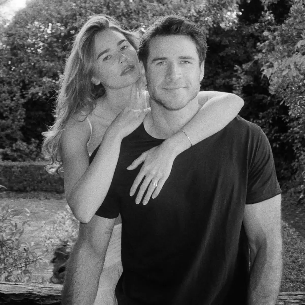 Liam Hemsworth y Gabriella Brooks