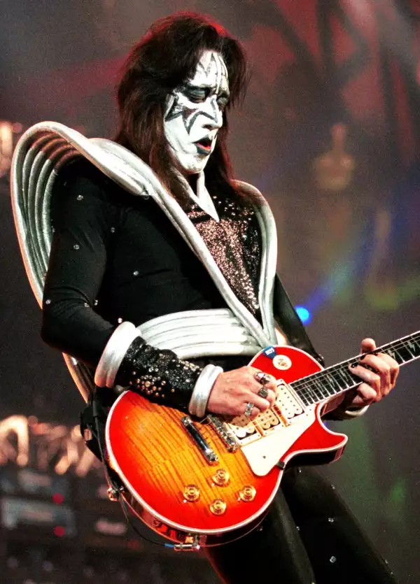 Ace Frehley guitarrista original de la banda KISS