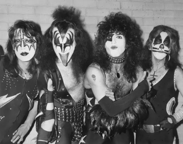 Ace Frehley guitarrista original de la banda KISS