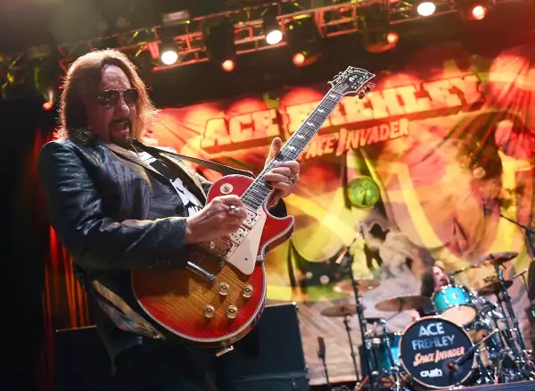 Ace Frehley guitarrista original de la banda KISS